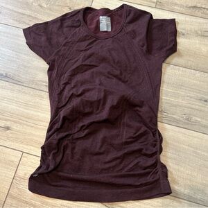 Athleta Speedlight Seamless Spice Tee Athletic Workout Running Burgundy Slim XS